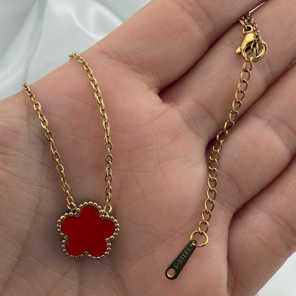 Alhambra Gold Stainless Steel One Motife Necklace with Red Flower Pendant - Picture 5 of 8